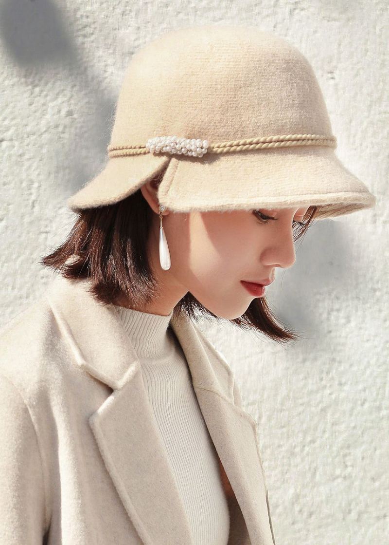 Chapeau Bob En Laine Rétro Beige Avec Perles À Ongles Et Ouverture Latérale