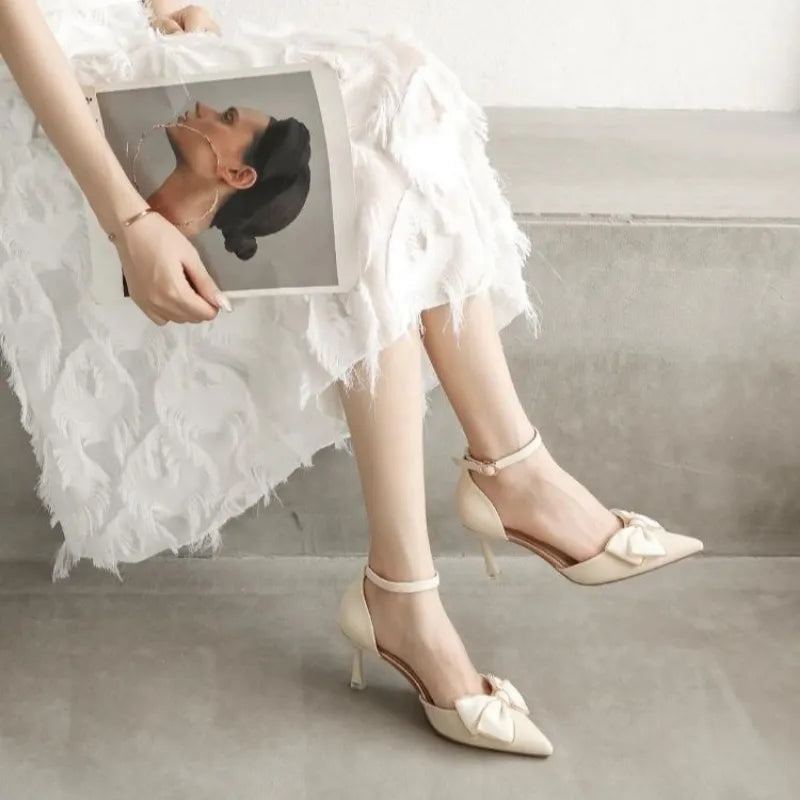 Chaussures À Talons Moyens Pour Femmes Tendance Bout Pointu Aiguilles Papillon Robe Élégante Mariage Fête De Mariée Blanc Styliste - Beige