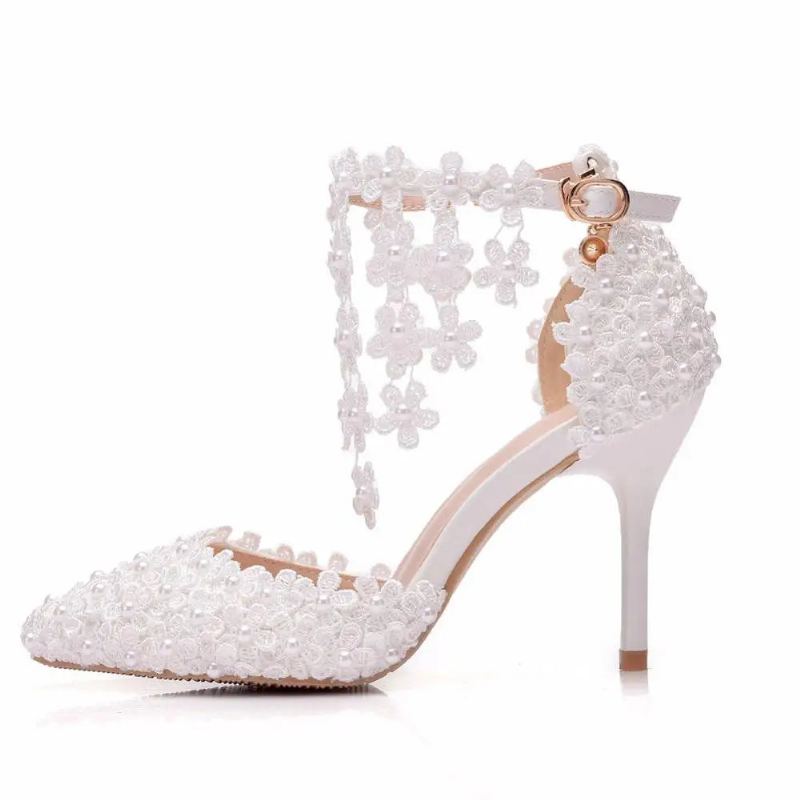 Crystal Queen – Sandales À Bout Pointu Avec Strass Pour Femmes Talons Hauts Fleur Lanière À La Cheville Décoration De Perles Chaussures De Fête De Mariage - Blanc