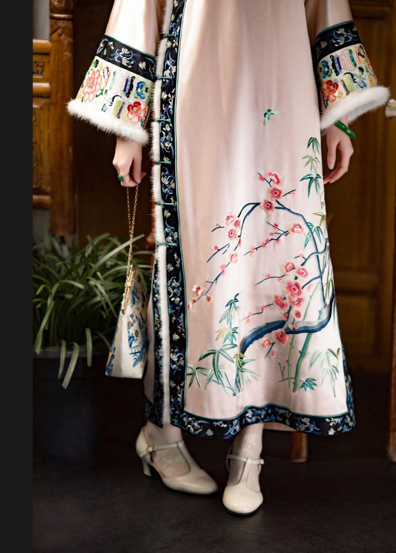 Cheongsam À Manches Longues En Soie Épaisse Brodée Florale Mignonne À Col Rond - Doudounes femmes