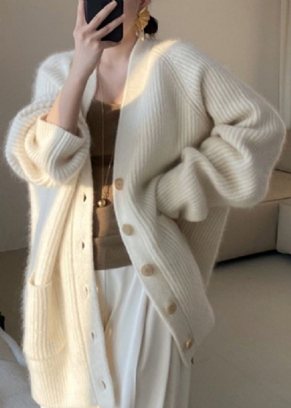 Manteaux En Tricot De Coton Beige À Col En V Et Poches Boutonnées De Grande Taille Automne