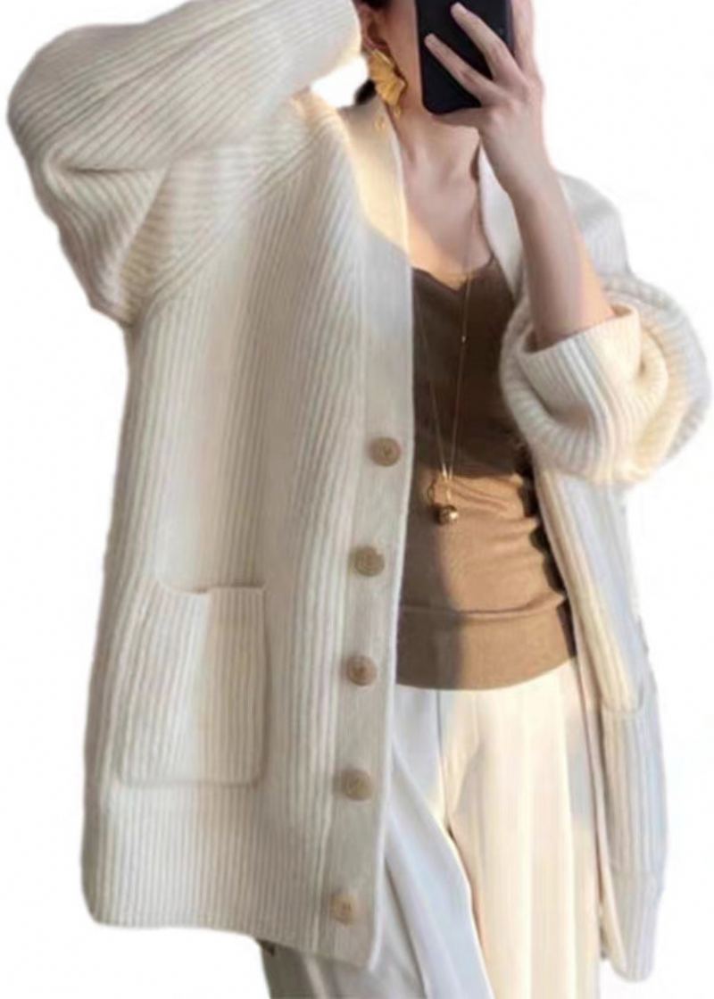 Manteaux En Tricot De Coton Beige À Col En V Et Poches Boutonnées De Grande Taille Automne - Cardigans femmes