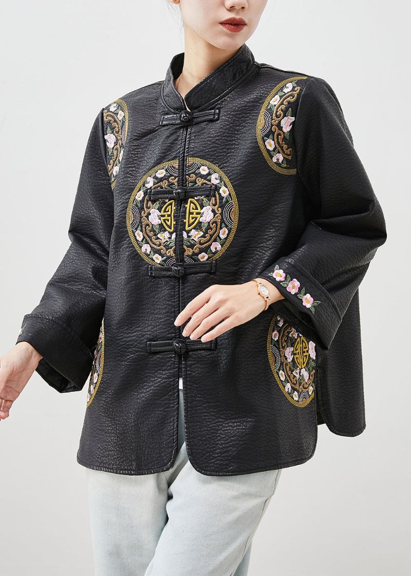 Magnifique Manteau En Simili Cuir Avec Boutons Chinois Brodés Noirs Printemps