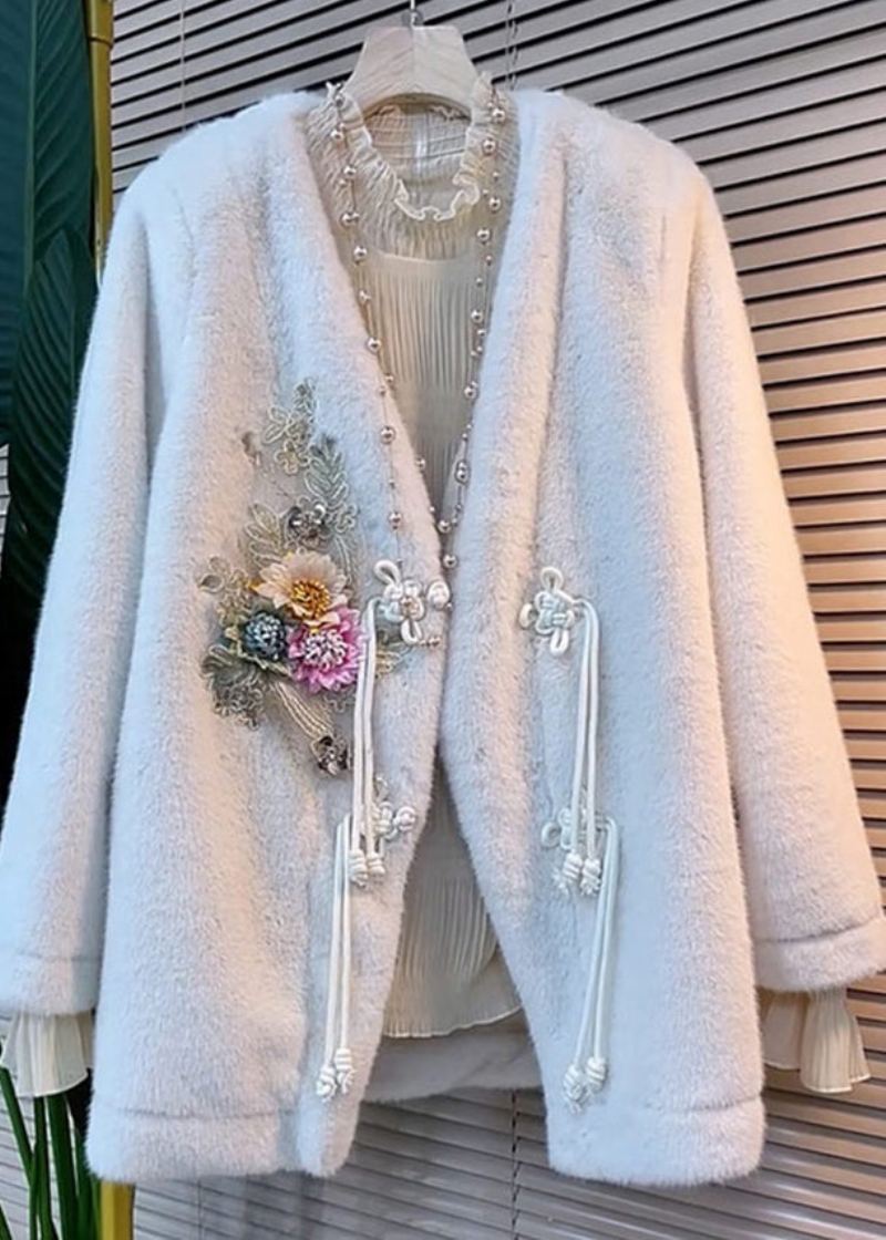 Veste D'hiver En Fausse Fourrure Élégante Blanche Col En V Pompons Décoration Florale - Manteaux d'hiver femmes